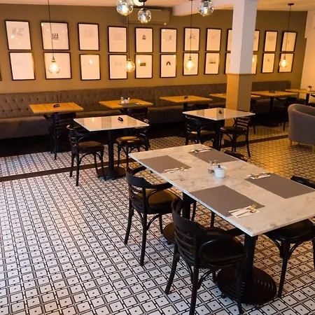 Comm Airport 3* 포즈난