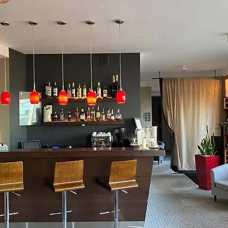 Hotel Comm Airport