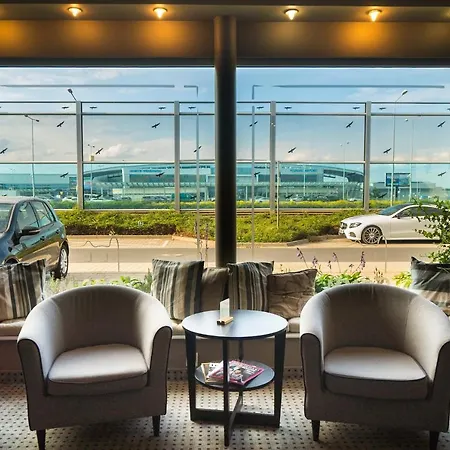 Comm Airport 酒店 波兹南