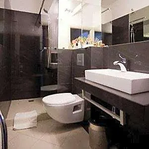Hotell Comm Airport Poznań