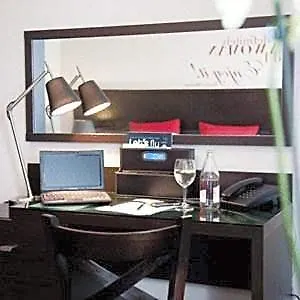 Comm Airport Hotell 3*