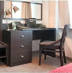 Comm Airport Hotel 3*