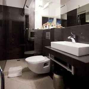 Comm Airport Hotell